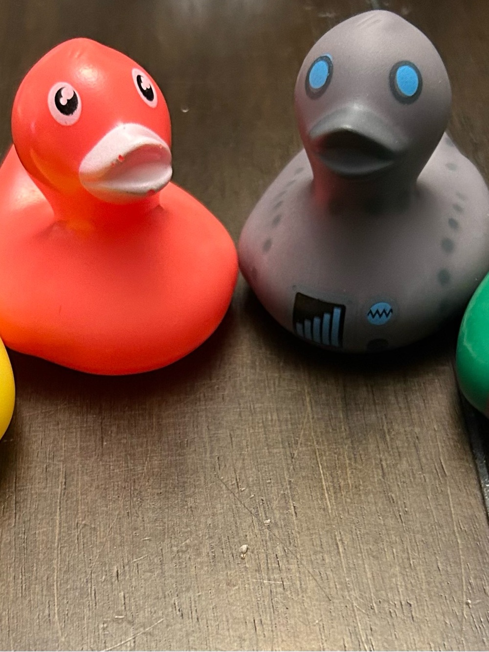 Source Unknown Red and Gray Rubber Duck Bath Toy Set